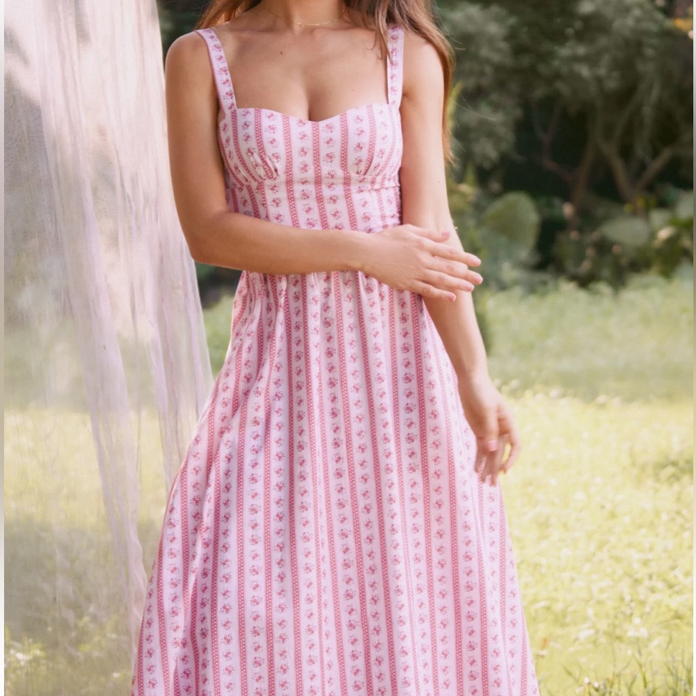Lait Collection “Elsie sweetheart neckline dress” Size Medium. New with tags